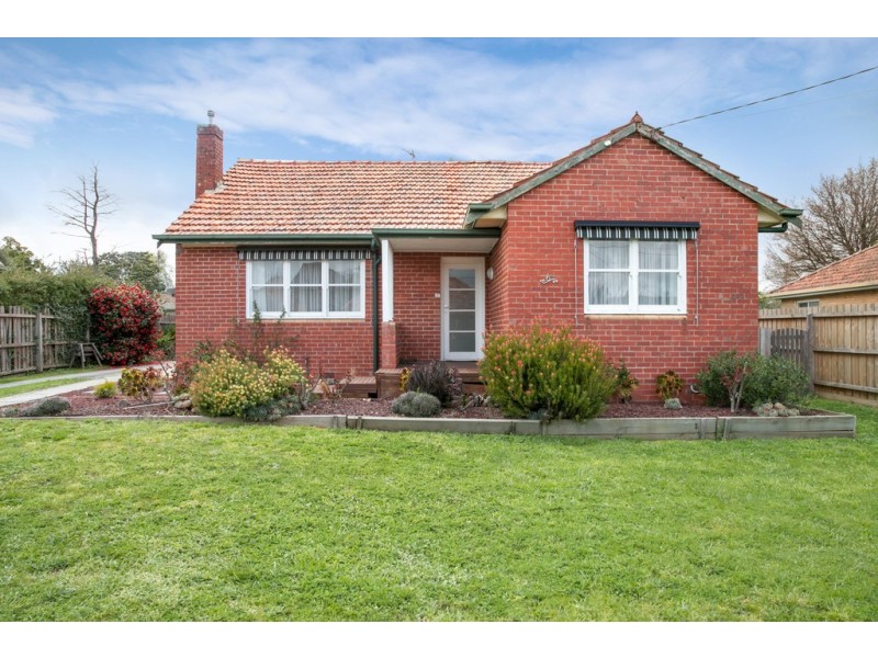 6 Muir Crescent, Newington VIC 3350