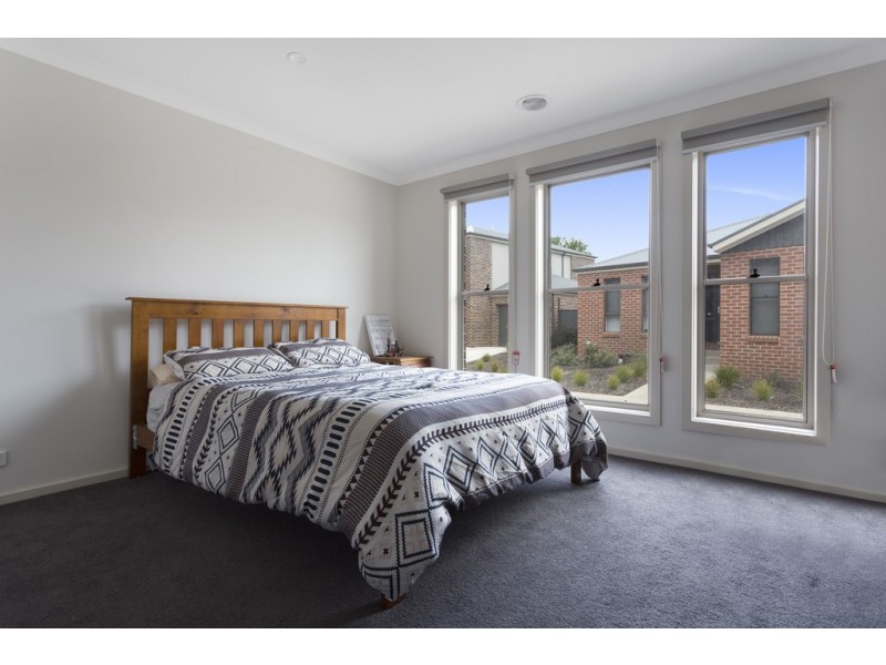 2 Nader Close, Redan VIC 3350