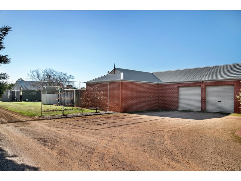 200 Landrigan Road, Carisbrook VIC 3464