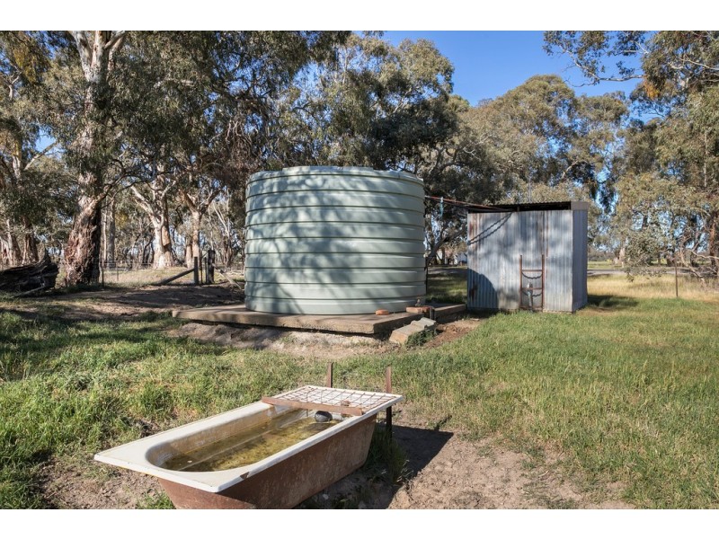 200 Landrigan Road, Carisbrook VIC 3464