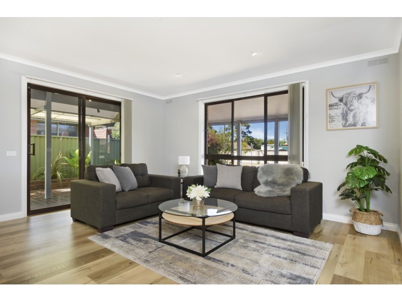 17 Sidbury Avenue, Wendouree VIC 3355