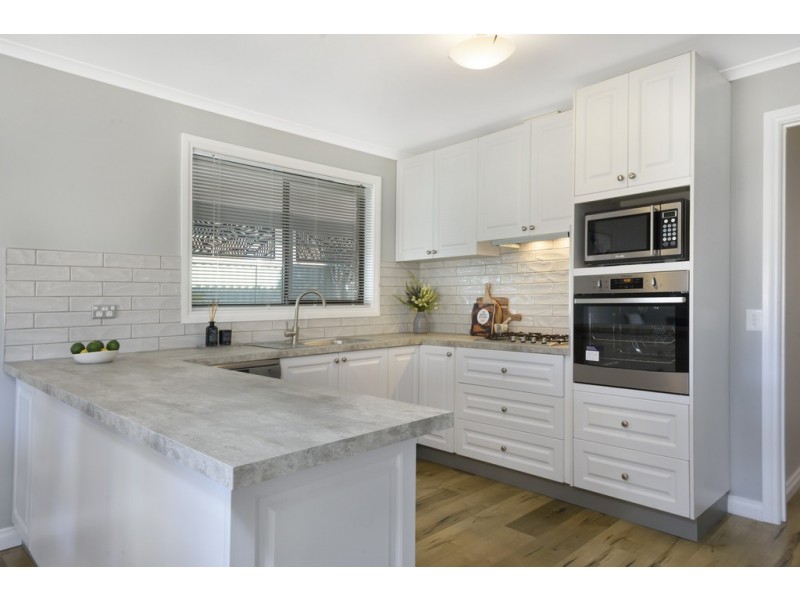 17 Sidbury Avenue, Wendouree VIC 3355