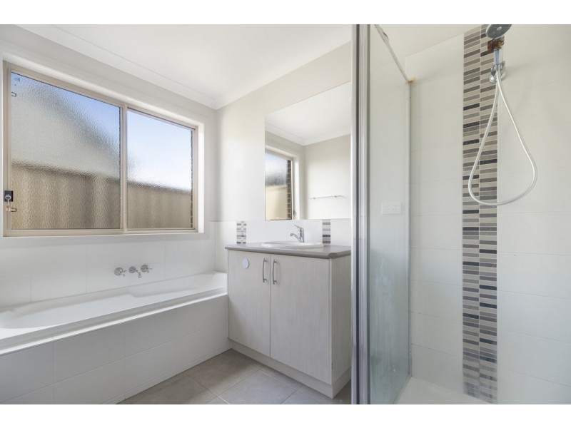 31 Heales Street, Mount Pleasant VIC 3350