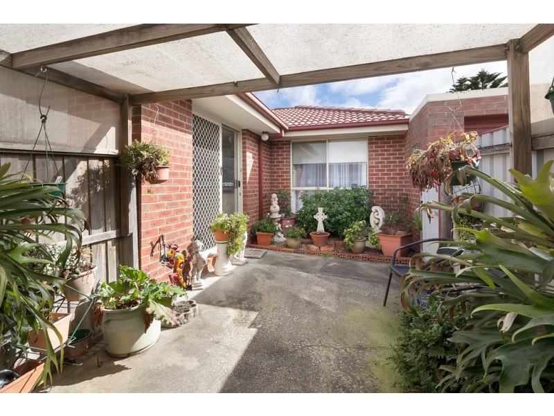 1/156 Walker Street, Sebastopol VIC 3356