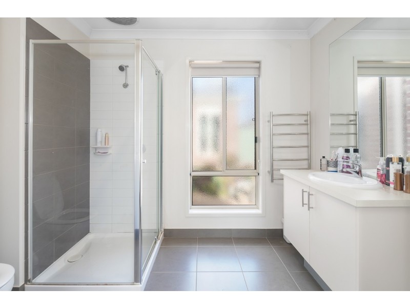 52 Waterford Drive, Miners Rest VIC 3352