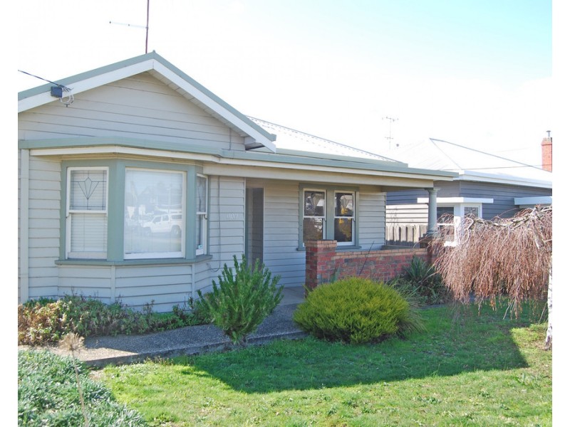 1102 and 1104 Howitt St and 1 Symons St, Wendouree VIC 3355