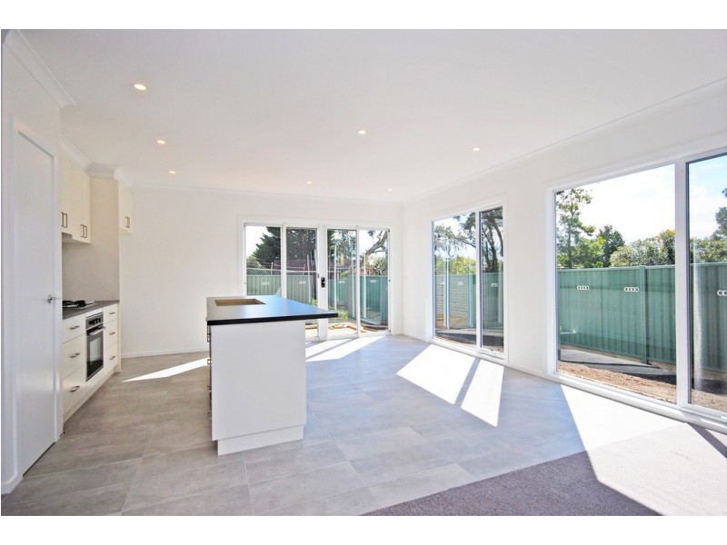 25 Regency Drive, Mount Clear VIC 3350