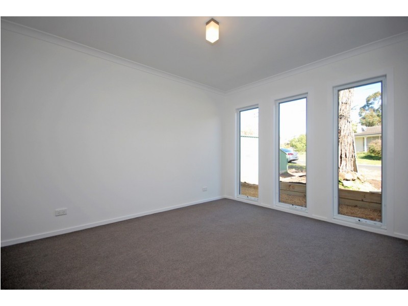 25 Regency Drive, Mount Clear VIC 3350