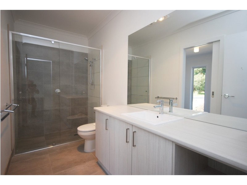 25 Regency Drive, Mount Clear VIC 3350