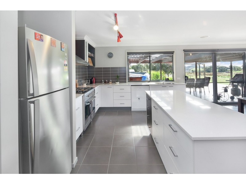 170 Canadian Lakes Boulevard, Canadian VIC 3350