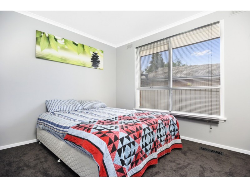 18 Huntington Street, Wendouree VIC 3355