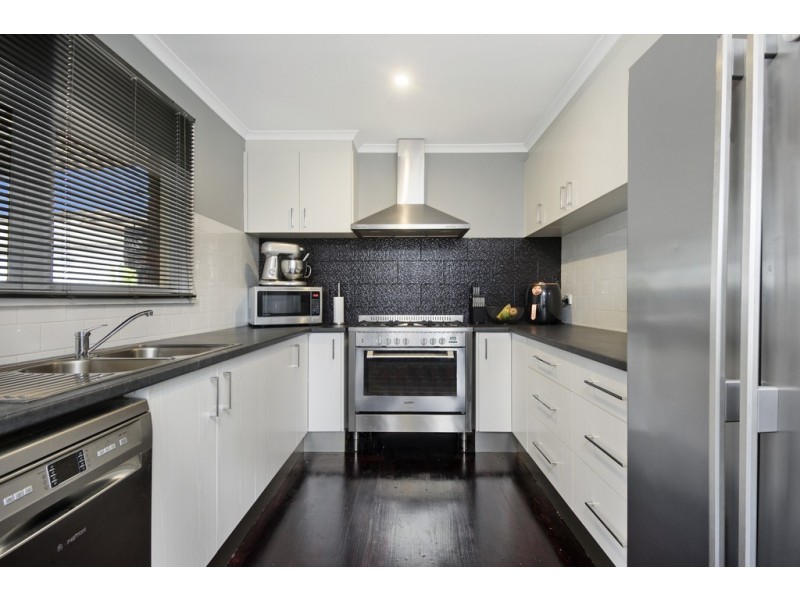 18 Huntington Street, Wendouree VIC 3355