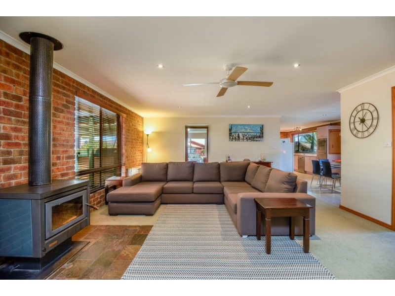 22 Shasta Drive, Delacombe VIC 3356