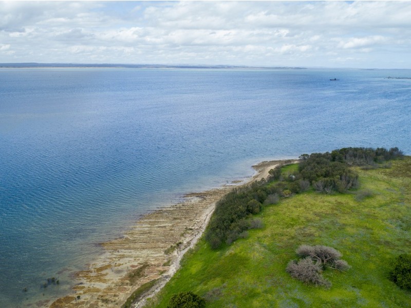 Lot 1 Sandstone Island, Bittern VIC 3918