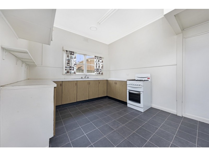 6 Milverton Lane, Canadian VIC 3350