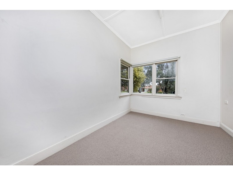 6 Milverton Lane, Canadian VIC 3350