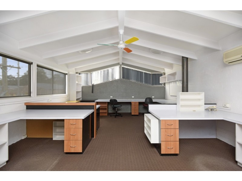 303a Main Road, Golden Point VIC 3350