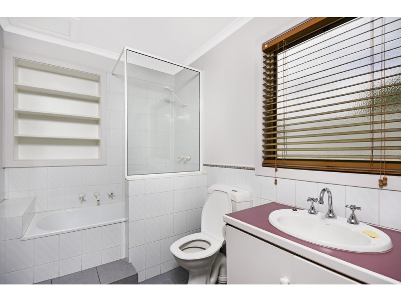 303a Main Road, Golden Point VIC 3350