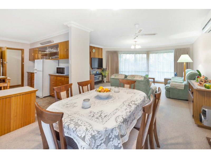 35 Cambridge Street, Wendouree VIC 3355