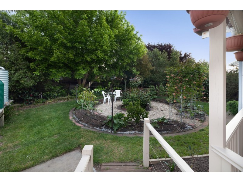 35 Cambridge Street, Wendouree VIC 3355