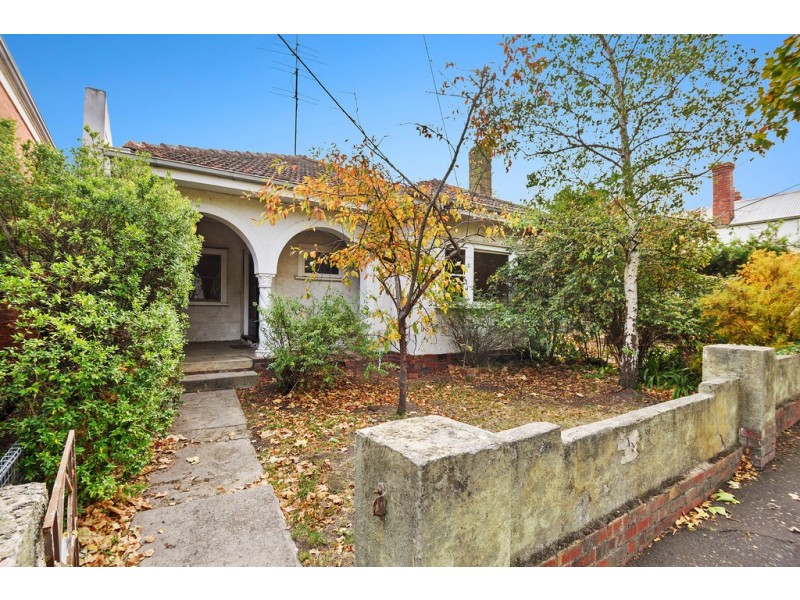 323 Lydiard Street North, Soldiers Hill VIC 3350