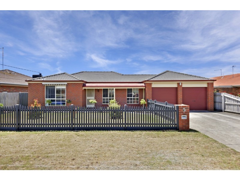 8 Langham Road, Wendouree VIC 3355