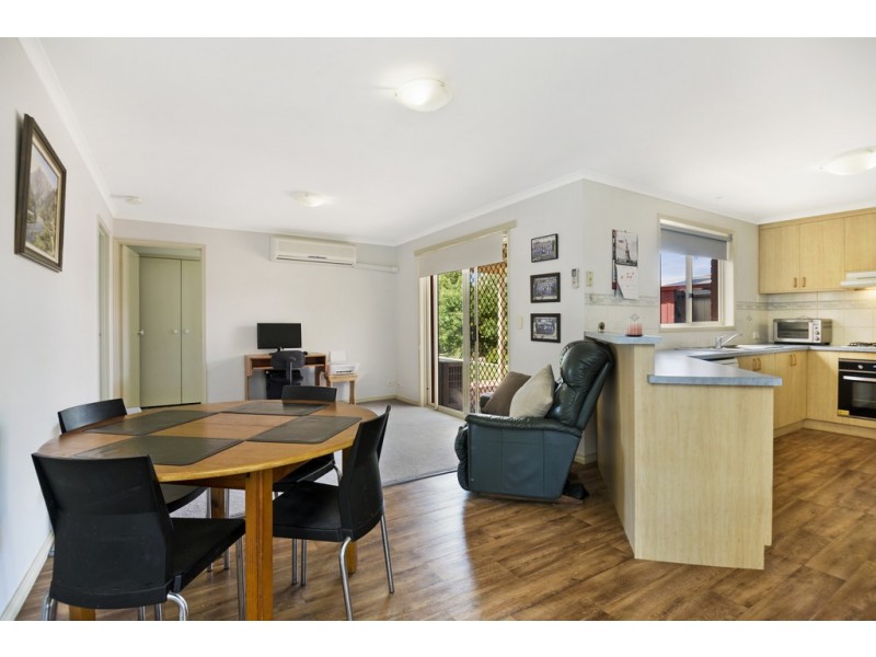 8 Langham Road, Wendouree VIC 3355