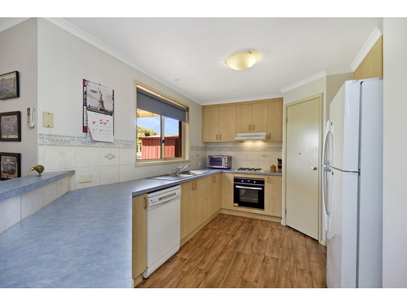 8 Langham Road, Wendouree VIC 3355