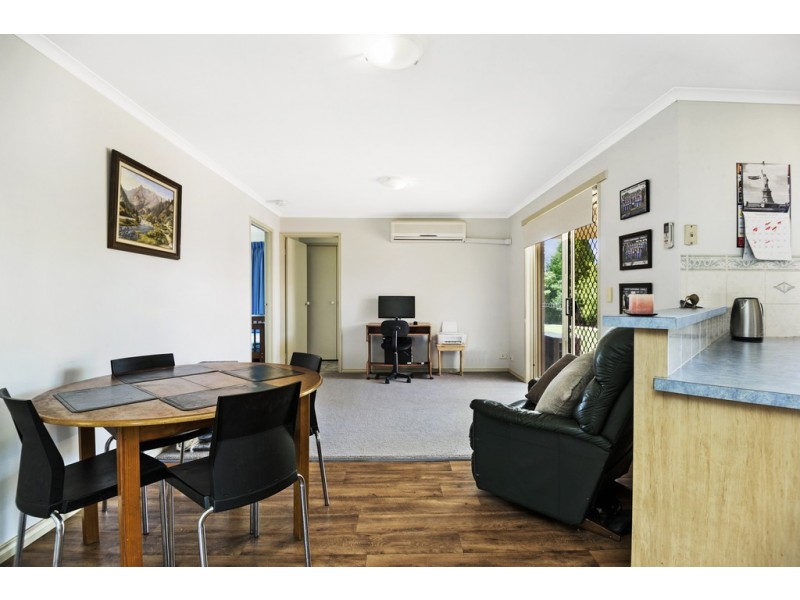 8 Langham Road, Wendouree VIC 3355