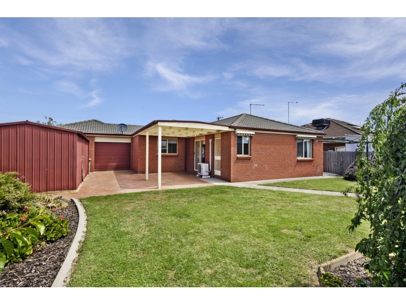 8 Langham Road, Wendouree VIC 3355
