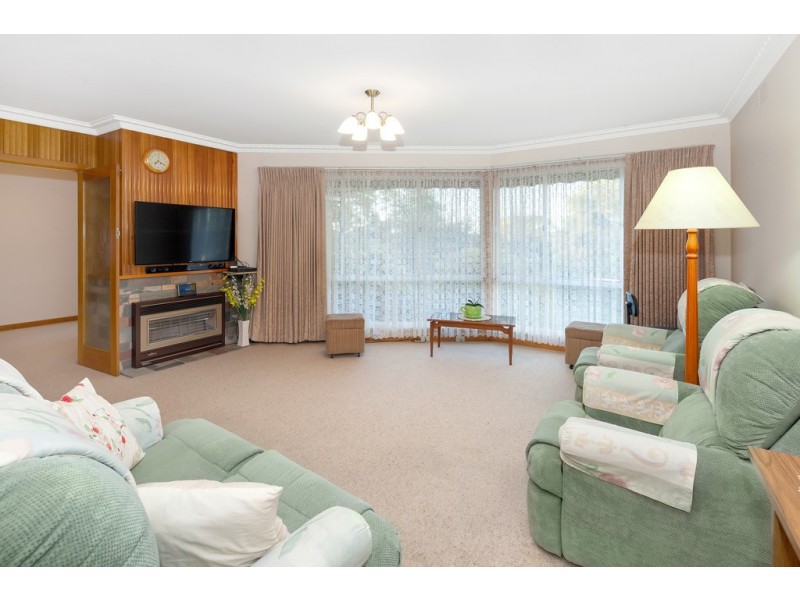 35 Cambridge Street, Wendouree VIC 3355