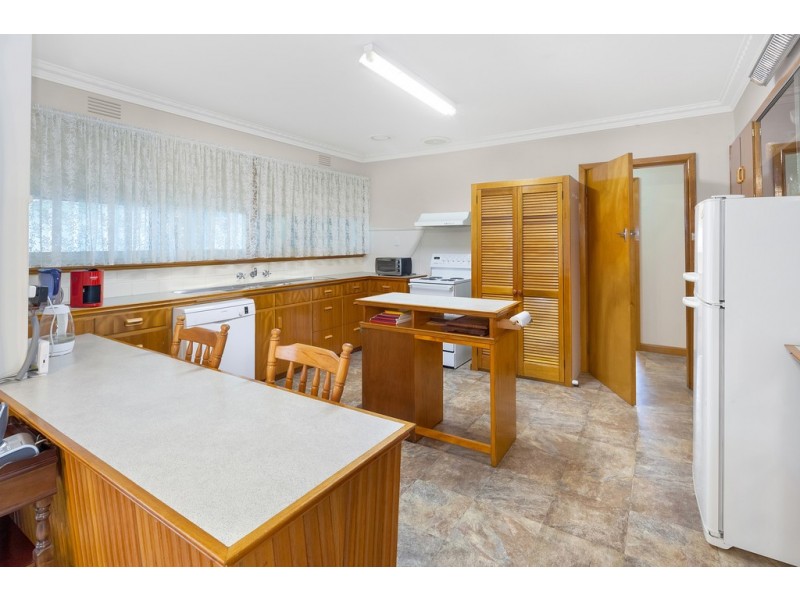 35 Cambridge Street, Wendouree VIC 3355