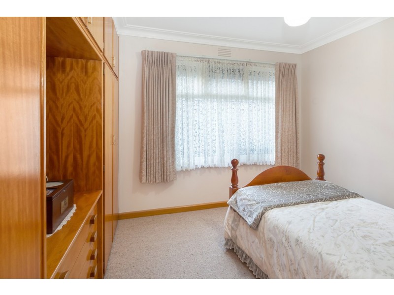 35 Cambridge Street, Wendouree VIC 3355