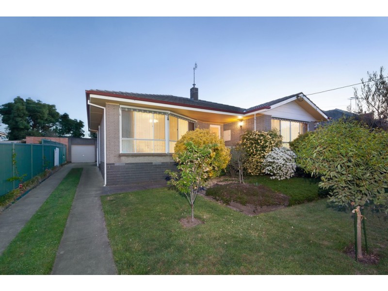 35 Cambridge Street, Wendouree VIC 3355