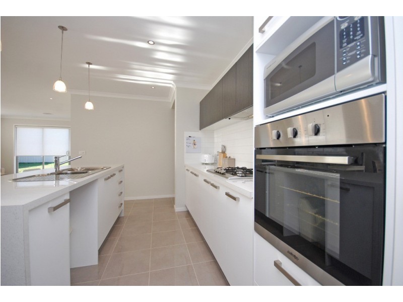 26 Normlyttle Parade, Miners Rest VIC 3352