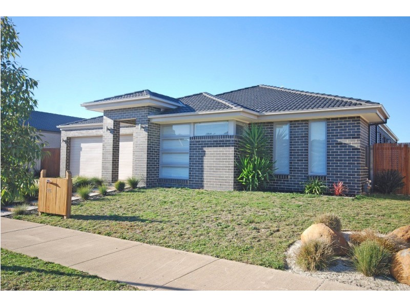 26 Normlyttle Parade, Miners Rest VIC 3352