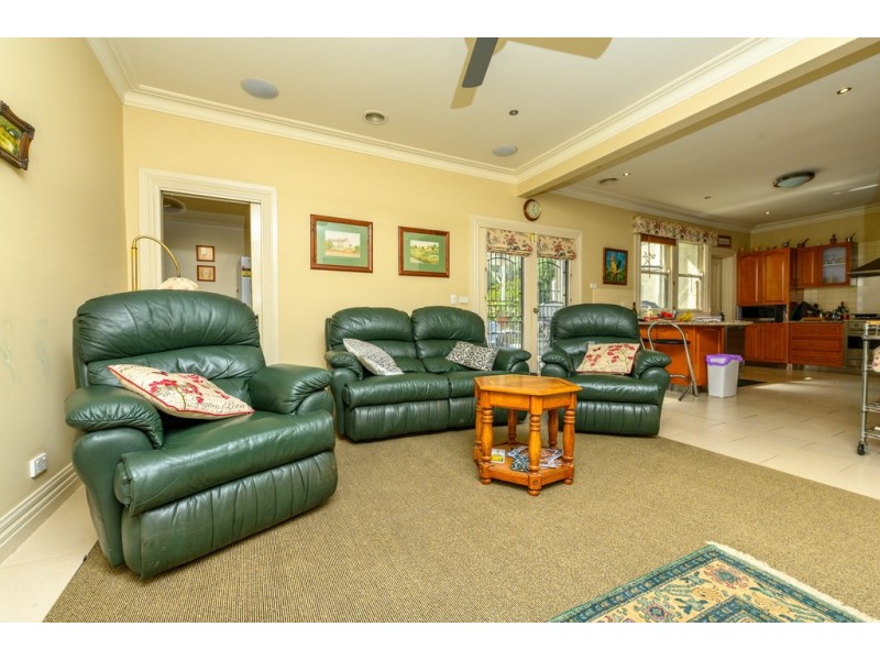 204 Seymour Street, Soldiers Hill VIC 3350