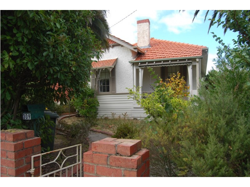 309 Macarthur Street, Soldiers Hill VIC 3350