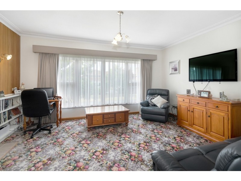 3 Shirley Street, Wendouree VIC 3355