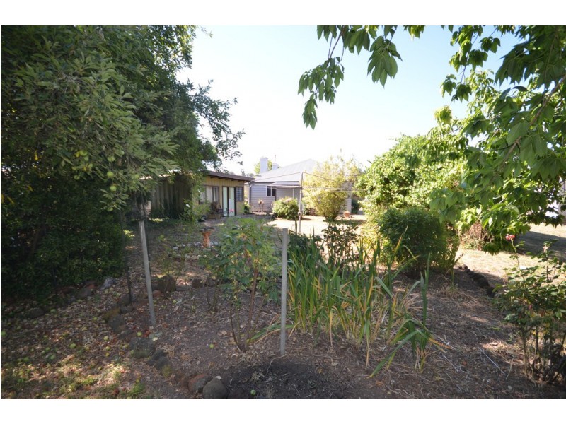 9 Willoby Street, Beaufort VIC 3373