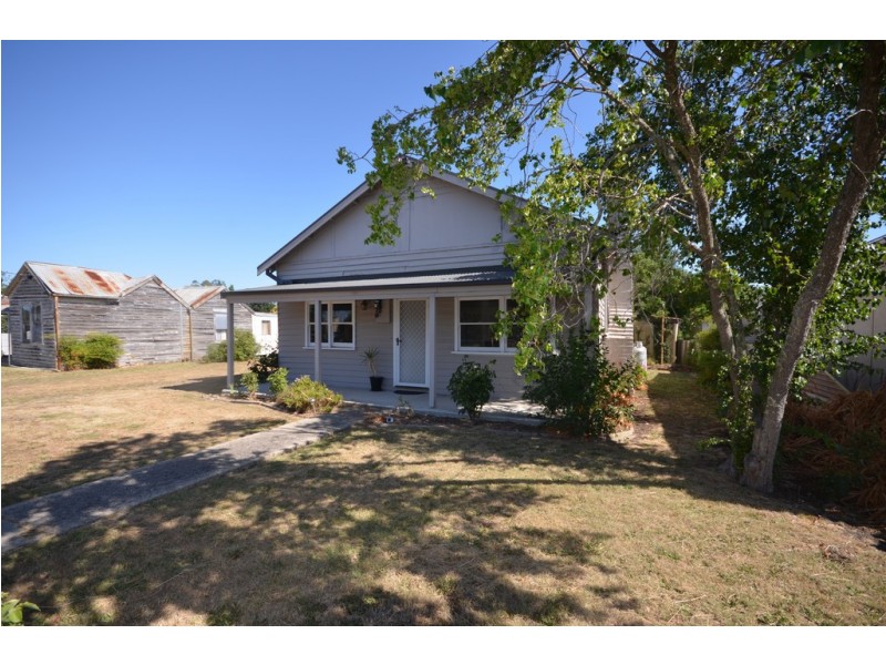 9 Willoby Street, Beaufort VIC 3373