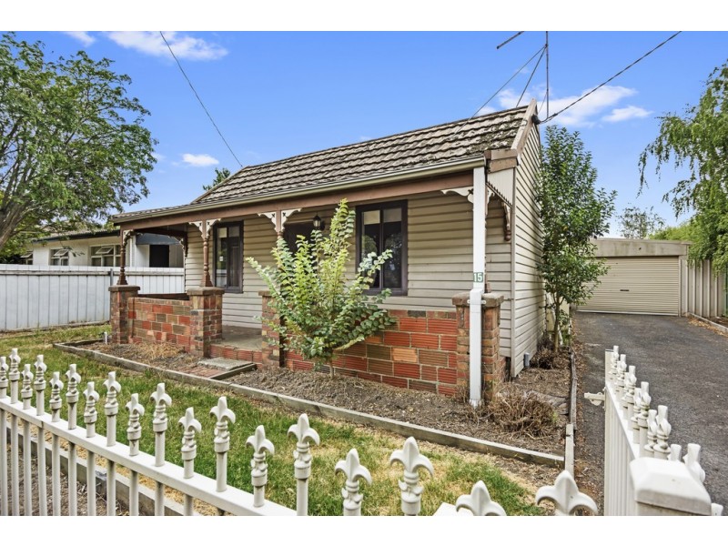 15 Melbourne Road, Brown Hill VIC 3350