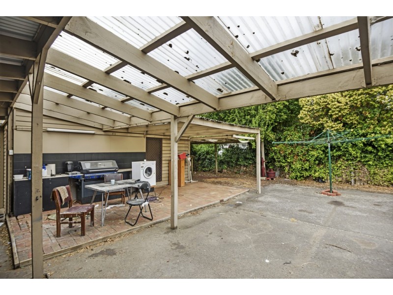 15 Melbourne Road, Brown Hill VIC 3350