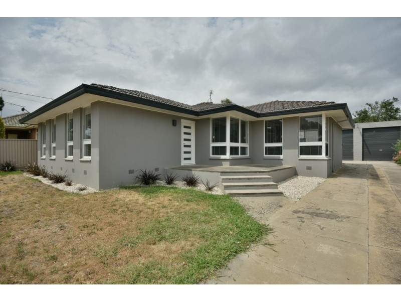 4 Maxlyn Avenue, Ballarat East VIC 3350