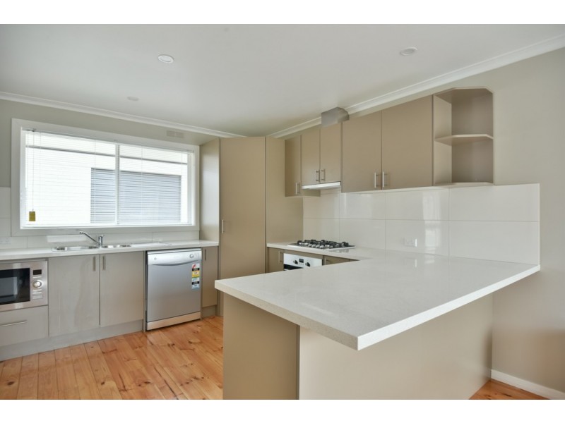 4 Maxlyn Avenue, Ballarat East VIC 3350