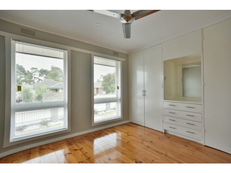 4 Maxlyn Avenue, Ballarat East VIC 3350