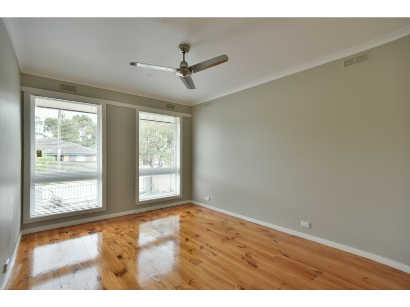 4 Maxlyn Avenue, Ballarat East VIC 3350