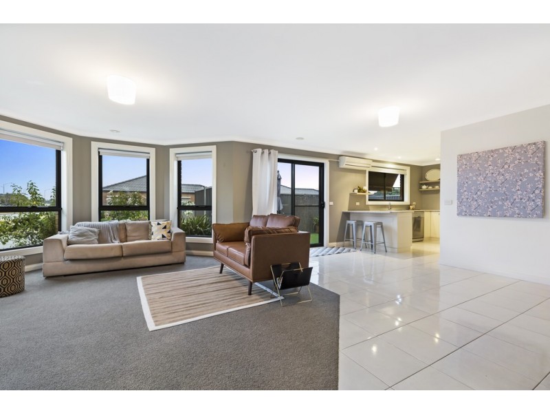 2 Modestino Place, Mitchell Park VIC 3355