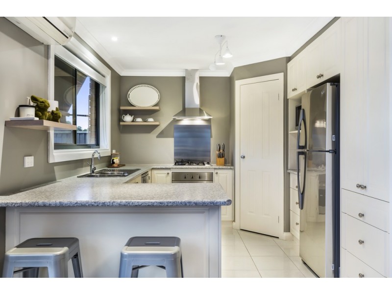 2 Modestino Place, Mitchell Park VIC 3355