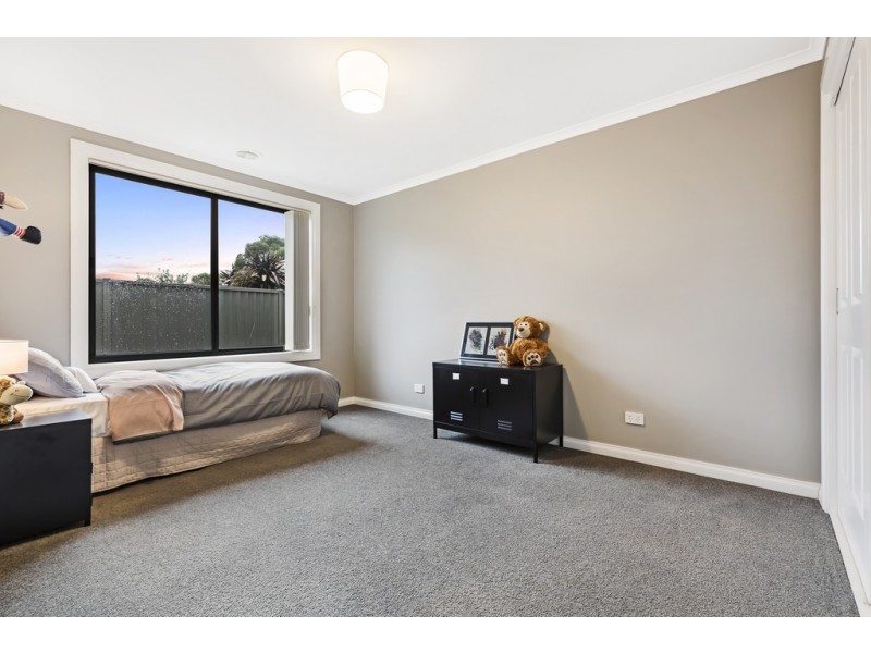 2 Modestino Place, Mitchell Park VIC 3355